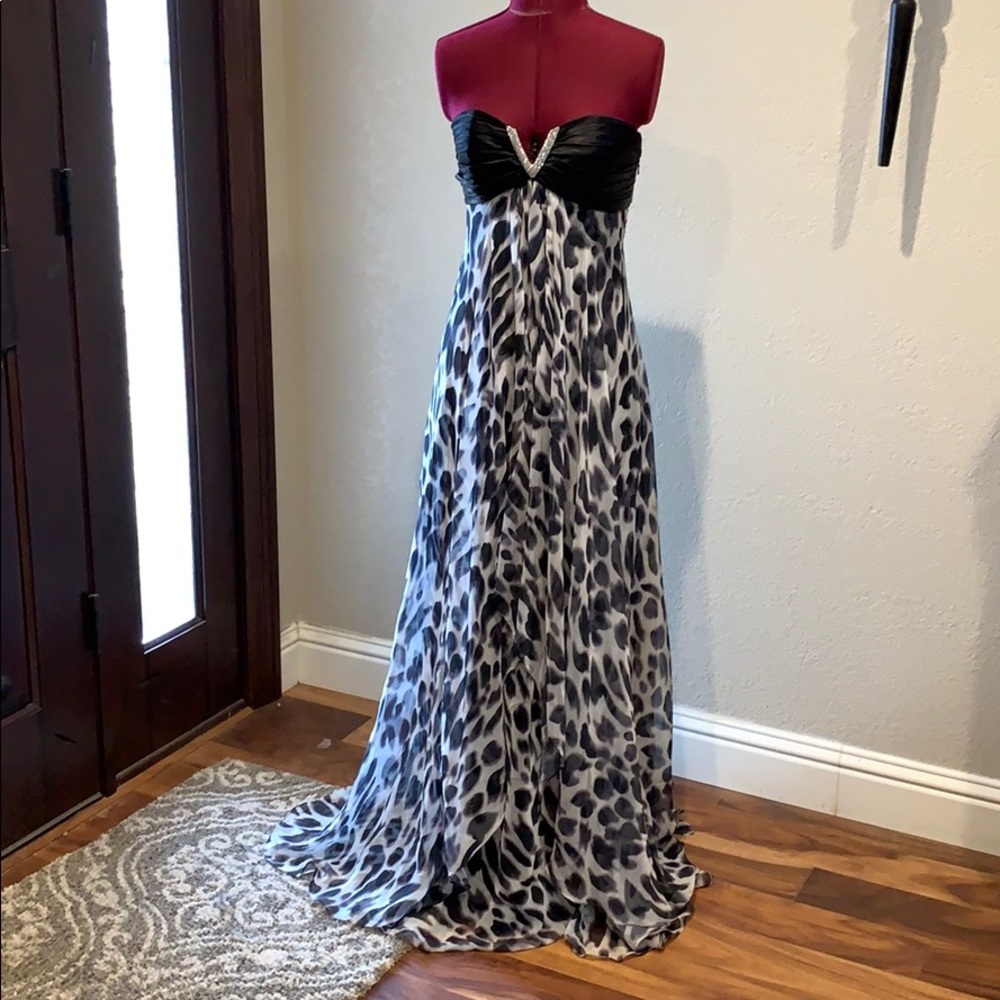 Cache strapless prom dress